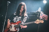 アサヒキャナコ（B, Cho / バックドロップシンデレラ）（撮影：優瞳）