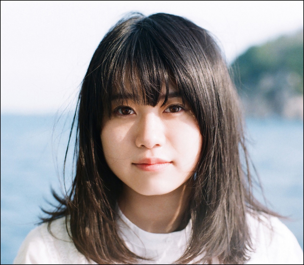 原田珠々華「はじめての青」初回限定盤に付属するブックレットの表紙。