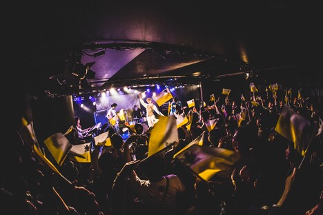 TWEEDEES「ショウほど素敵な商売はない～『DELICIOUS.』TOUR2019 」追加公演の様子。（撮影：スエヨシリョウタ）