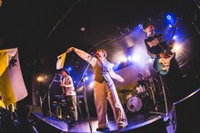 TWEEDEES「ショウほど素敵な商売はない～『DELICIOUS.』TOUR2019 」追加公演の様子。（撮影：スエヨシリョウタ）