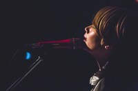 清浦夏実（Vo）（撮影：スエヨシリョウタ）