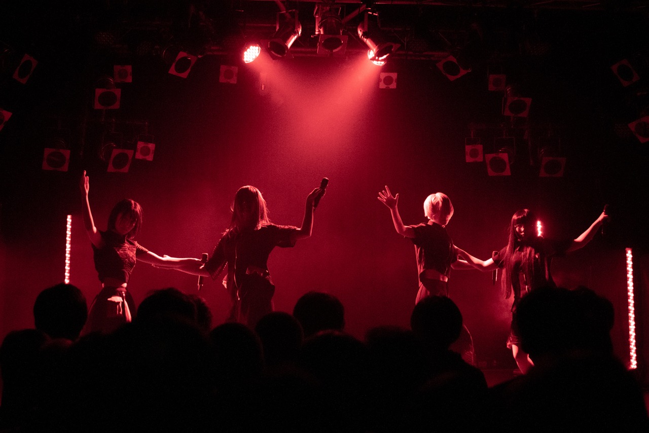 Maison book girl「Solitude BOX 1st」の様子。