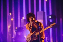 さかしたひかる（Vo, G / ドミコ）（写真提供：スポティファイジャパン）