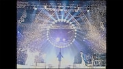 「DRAGON THE FESTIVAL TOUR featuring TM NETWORK 1985.10.31」のワンシーン。
