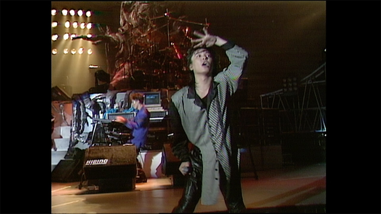 「T-MUE-NEEDS STARCAMP TOKYO 1988.08.25」のワンシーン。