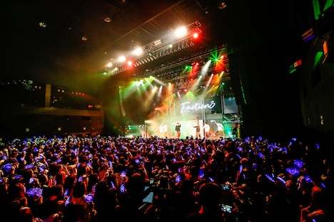 SUPER★DRAGONのツアーファイナルの様子。