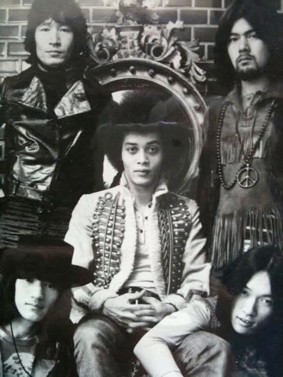 内田裕也（左上）とフラワー・トラベリン・バンド（提供：内田裕也オフィス）