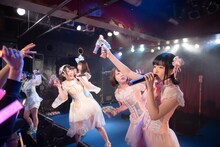 星歴13夜「星歴13夜 初ワンマンLIVE～13のよる～」の様子。（撮影：関上貴也）