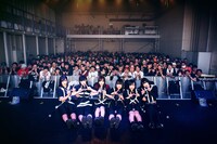 「ヲルタナティヴ 3rd Oneman Live "Wheel of Fortune"」で撮影された記念写真。