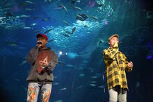 左から川畑要（CHEMISTRY）、大野雄大（Da-iCE）。