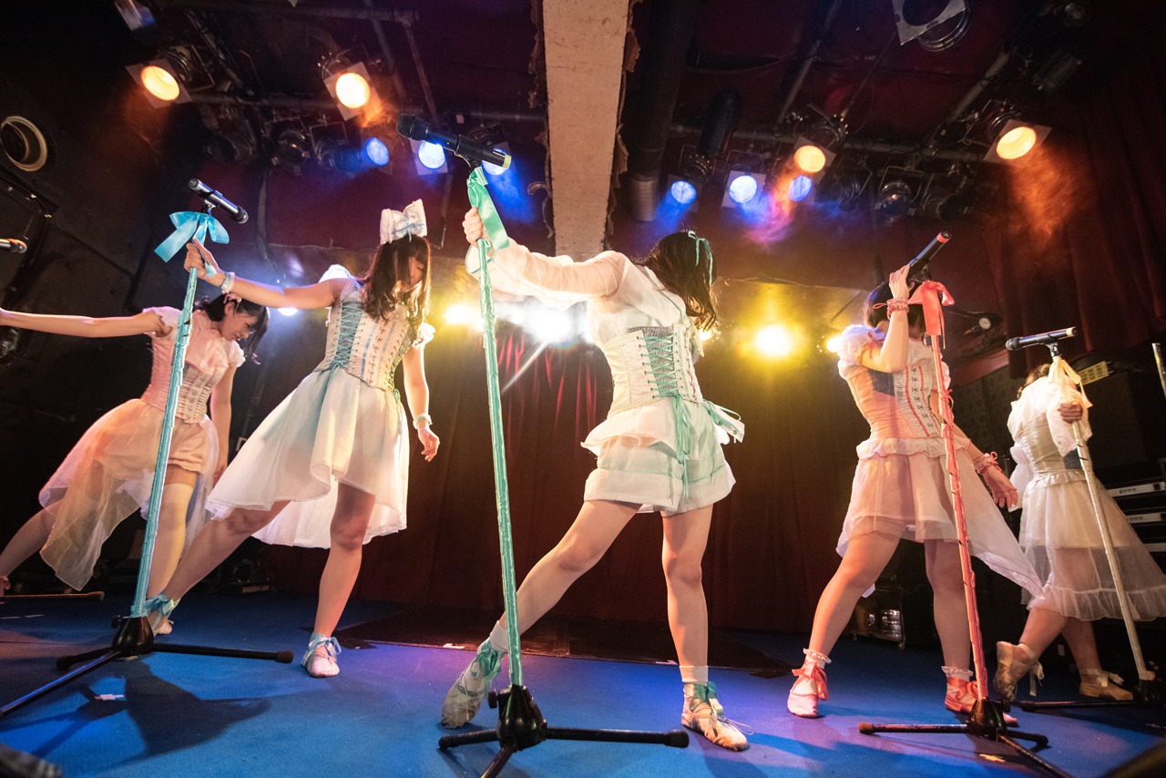 星歴13夜「星歴13夜 初ワンマンLIVE～13のよる～」の様子。（撮影：関上貴也）