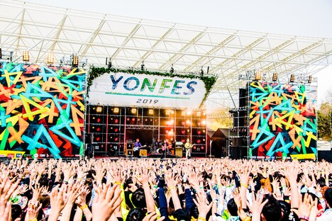 KEYTALKのパフォーマンスの様子。（撮影：浜野カズシ）