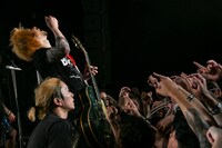 横山健（Vo, G / Ken Yokoyama）（Photo by Teppei Kishida）