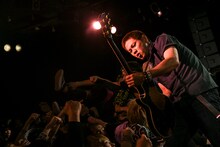 KOUSUKE（Vo, G / BURL）（Photo by Teppei Kishida）