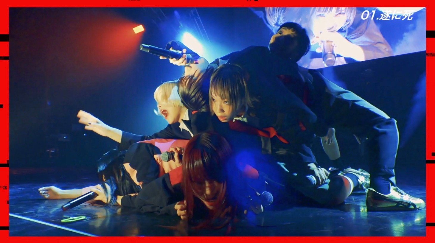 「STiCKS [全曲試聴MOViE]」のワンシーン。