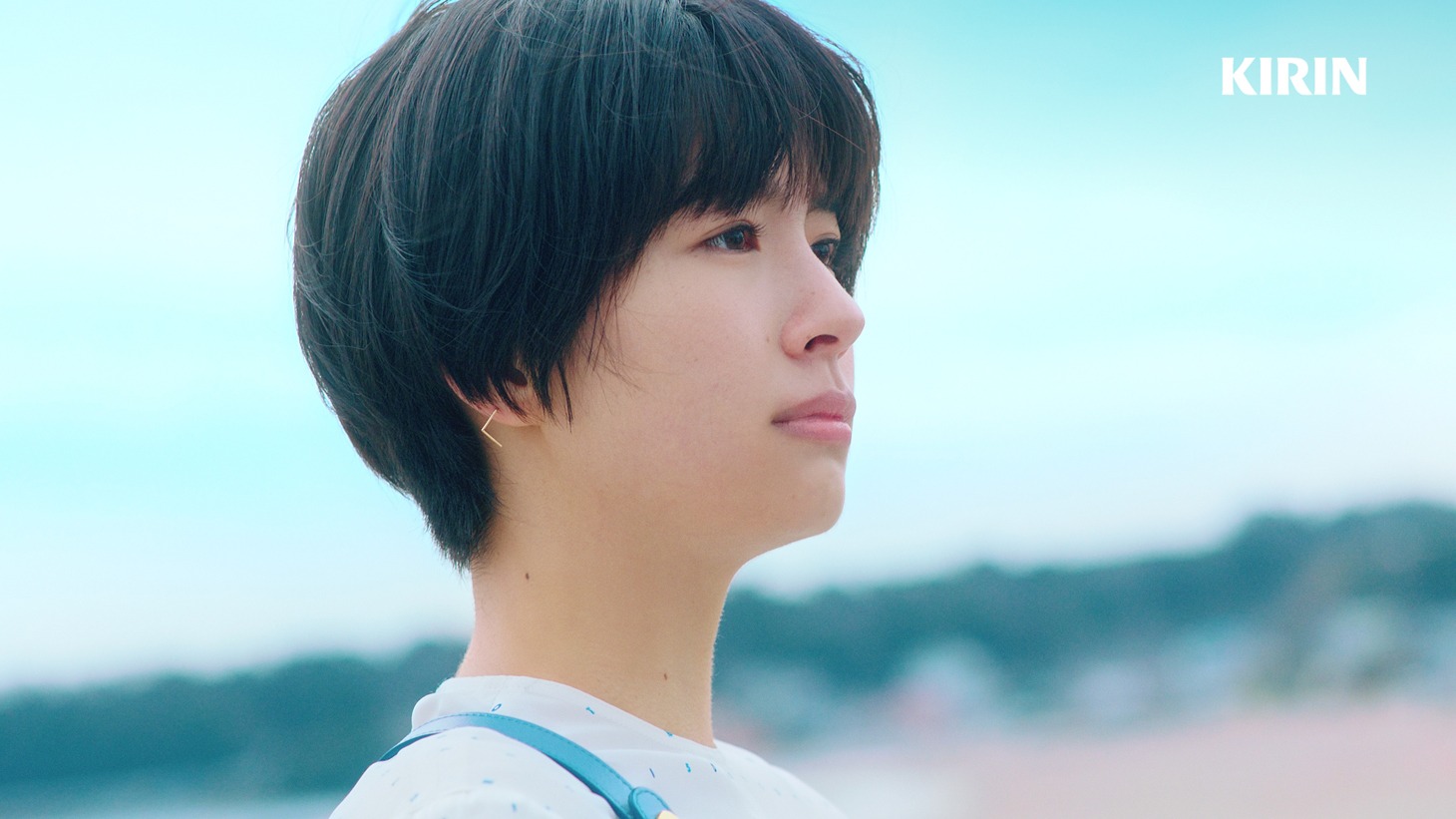 「キリンレモン」新CM「風を切れたら篇」のワンシーン。