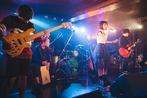 「トクヒサレナ FIRST LIVE～1st Mini Album『FOR YOU』Release Live～」の様子。（撮影：コムラマイ）