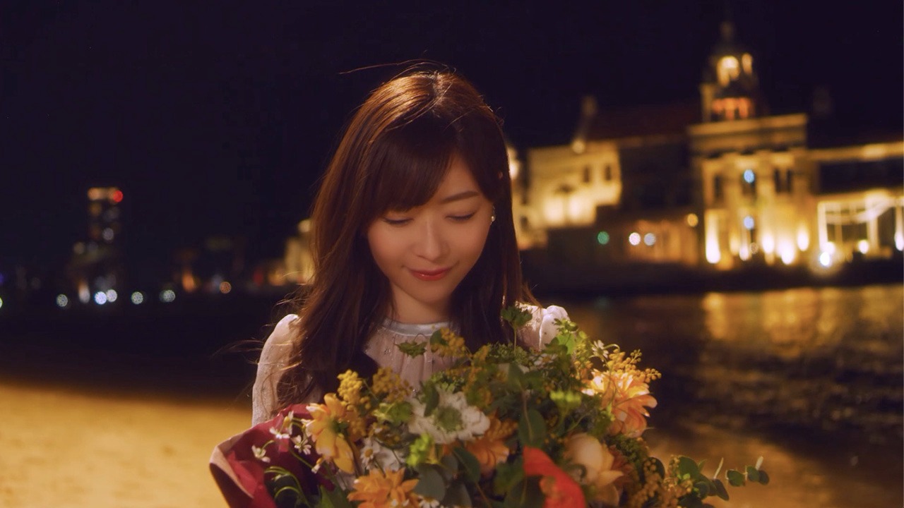 HKT48「いつだってそばにいる」ミュージックビデオのワンシーン。(c)AKS