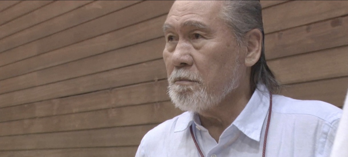 「大人サバイバー」歩く芸術ver.のワンシーン。