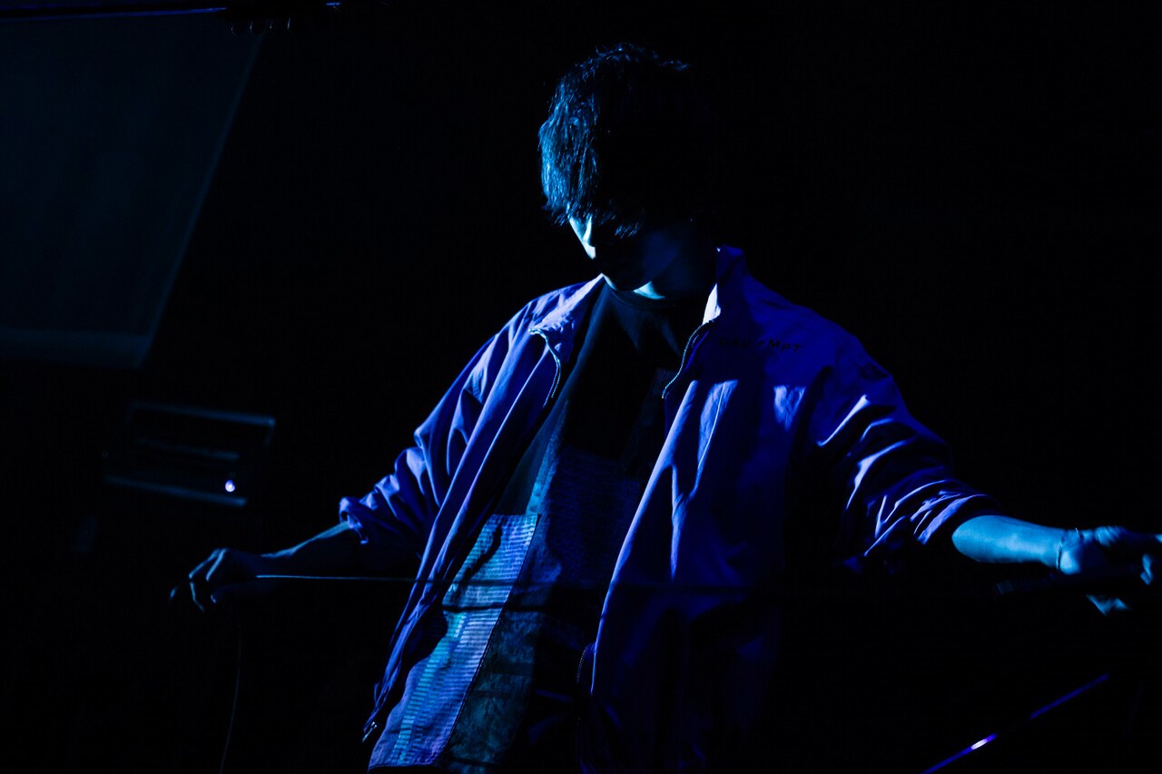 須田景凪がリキッドで満員の観客と約束「たくさんの人たちの共通言語になれるように」