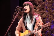 「ハルノヒ」を歌うあいみょん。