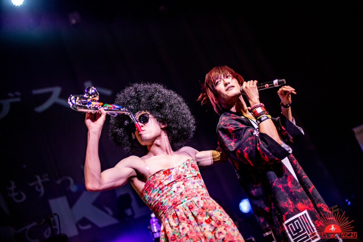 左からMrs.P・KD、赤飯。