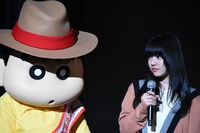 左から野原しんのすけ、あいみょん。