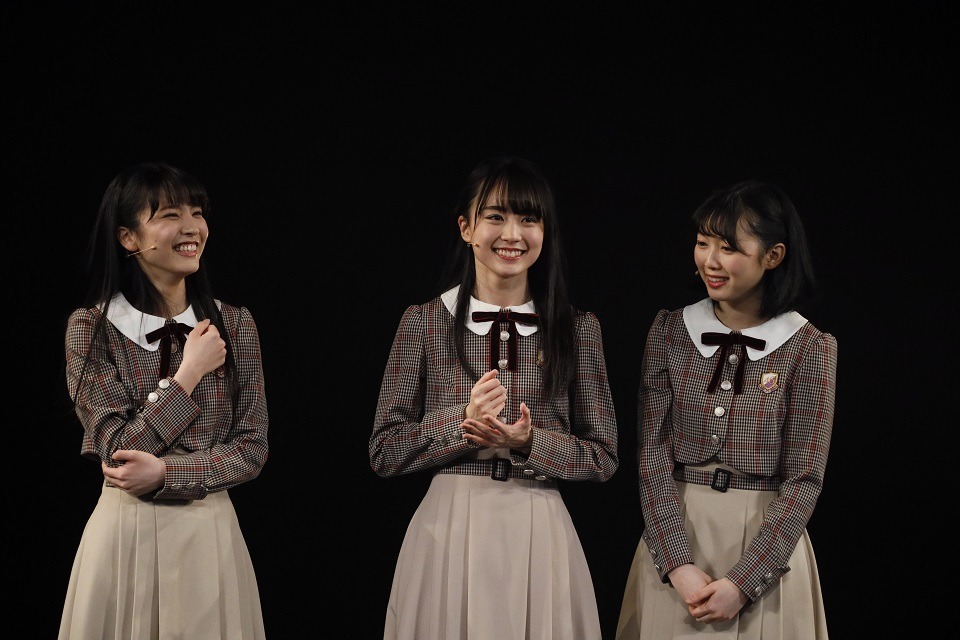 左から早川聖来、賀喜遥香、北川悠理。（写真提供：ソニー・ミュージックレーベルズ）