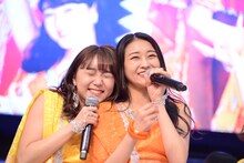 左から室田瑞希、和田彩花。