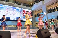 オリコンデイリーシングルランキングで3位にランクインし、涙を流して歓喜するときめき▽宣伝部。