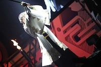 人気画像5位は「浦島坂田船、殺陣や相撲でcrew沸かせた春ツアー両国ファイナル『俺を泣かせるとは……』」より、センラ。（撮影：小松陽祐［ODD JOB］ / 堀卓朗［ELENORE］）