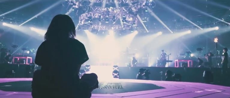LiSA「Believe in ourselves」ミュージックビデオのワンシーン。