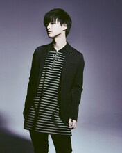 生田鷹司（Vo）（撮影：中野敬久）