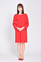 「集団左遷!!」で三友銀行のイメージガールを務める生田絵梨花。 (c)TBS