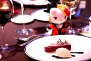 過去に行われたYOSHIKIディナーショーの様子。