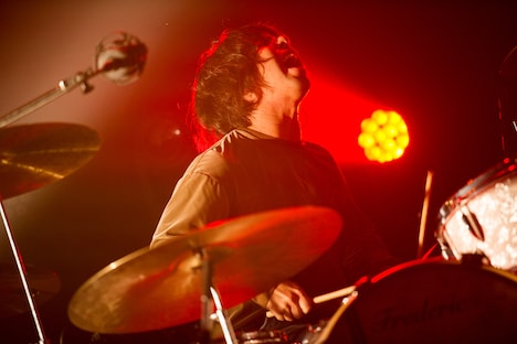 高橋武（Dr）（撮影：ハタサトシ）