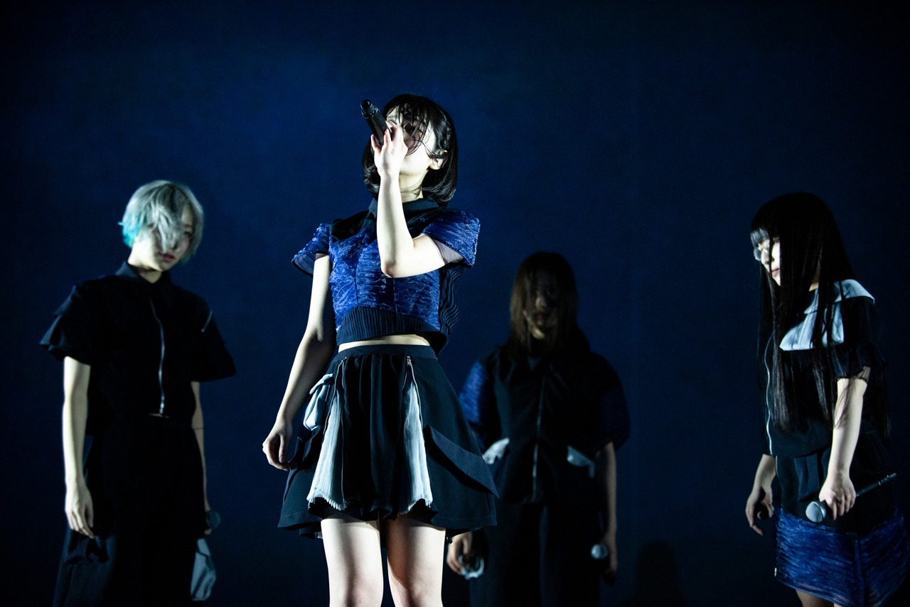 Maison book girl「Solitude HOTEL 7F」の様子。（撮影：稲垣謙一）