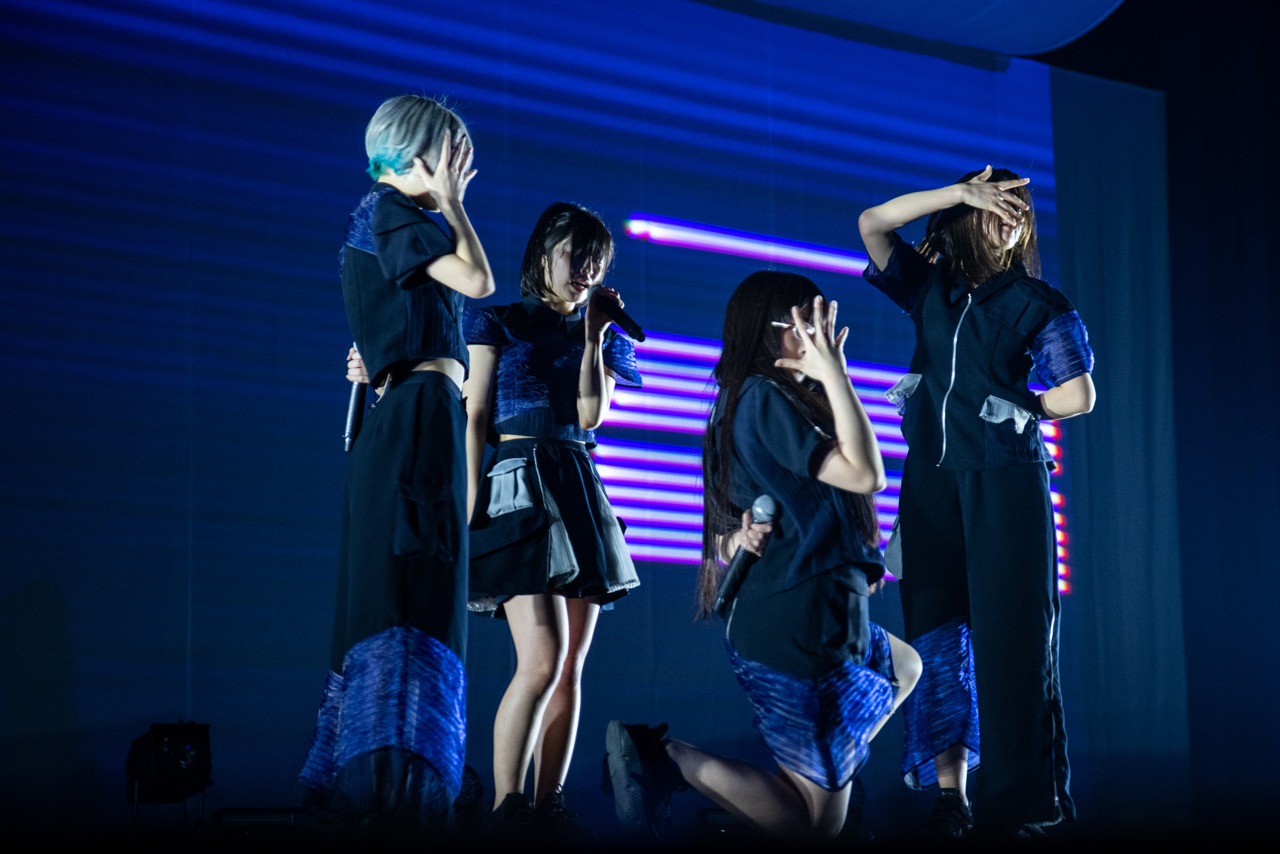 Maison book girl「Solitude HOTEL 7F」の様子。（撮影：稲垣謙一）