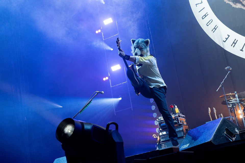 「MAN WITH A MISSION presents Chasing the Horizon World Tour 2018/2019～JAPAN Extra Shows～」北海道・真駒内セキスイハイムアイスアリーナ公演の様子。