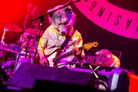 「MAN WITH A MISSION presents Chasing the Horizon World Tour 2018/2019～JAPAN Extra Shows～」北海道・真駒内セキスイハイムアイスアリーナ公演の様子。