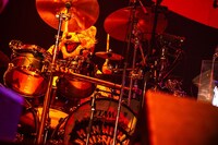 「MAN WITH A MISSION presents Chasing the Horizon World Tour 2018/2019～JAPAN Extra Shows～」北海道・真駒内セキスイハイムアイスアリーナ公演の様子。