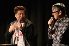 Negicco存続の危機とも言えるT-Palette Records加入時のゴタゴタを振り返る吉田豪（左）と嶺脇社長（右）。