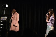 困るKaede（左）。