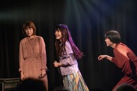 困るKaede（左）。