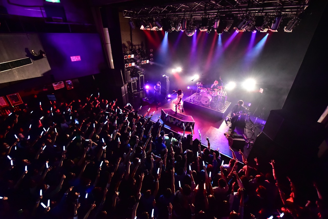綾野ましろ「One-man Live 2019『ID -fourth spring-』」の様子。（Photo by Makiko Takada）