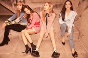 BLACKPINK「BLACKPINK」より。