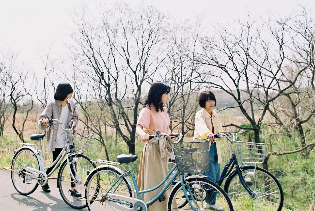 羊文学が新作「きらめき」発売、8月に東名阪ワンマンツアー