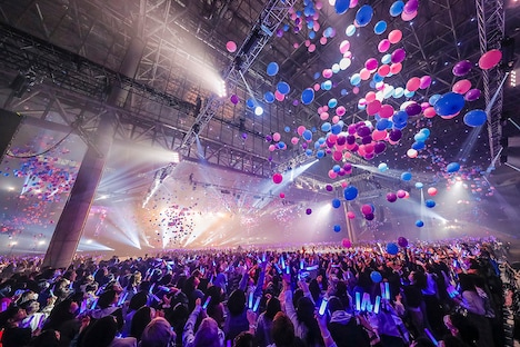 そらる「SORARU LIVE TOUR 2019 -10th Anniversary Parade-」最終公演の様子。（撮影：小松陽祐［ODD JOB］/ 加藤千絵［CAPS］/ 堀卓朗［ELENORE］）