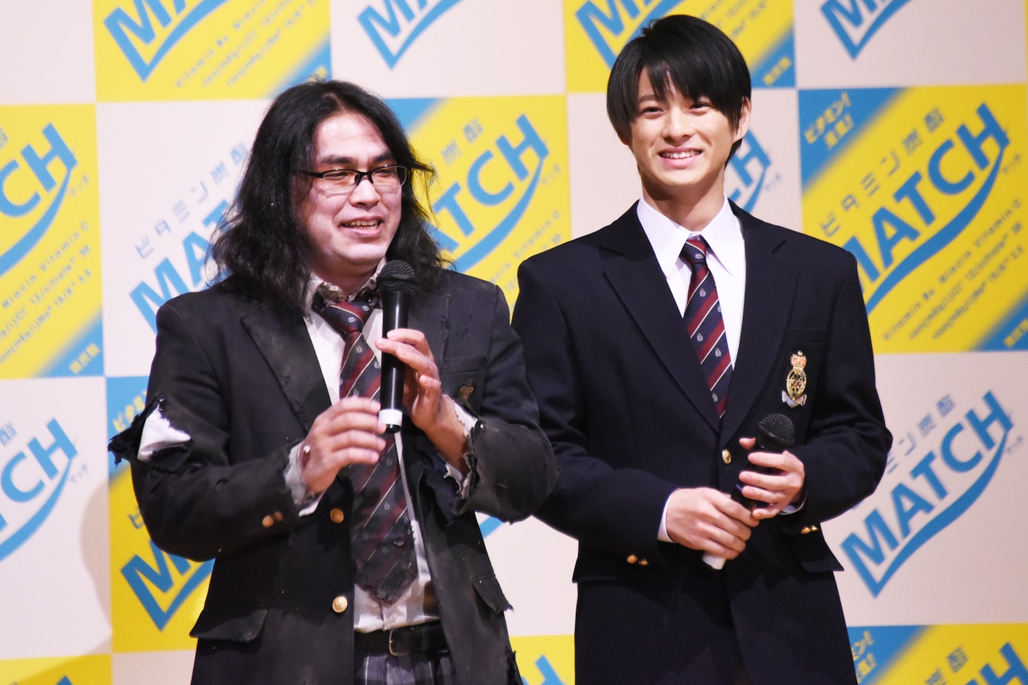 左から中岡創一、平野紫耀。