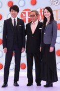 左から櫻井翔、北島三郎、松田聖子。